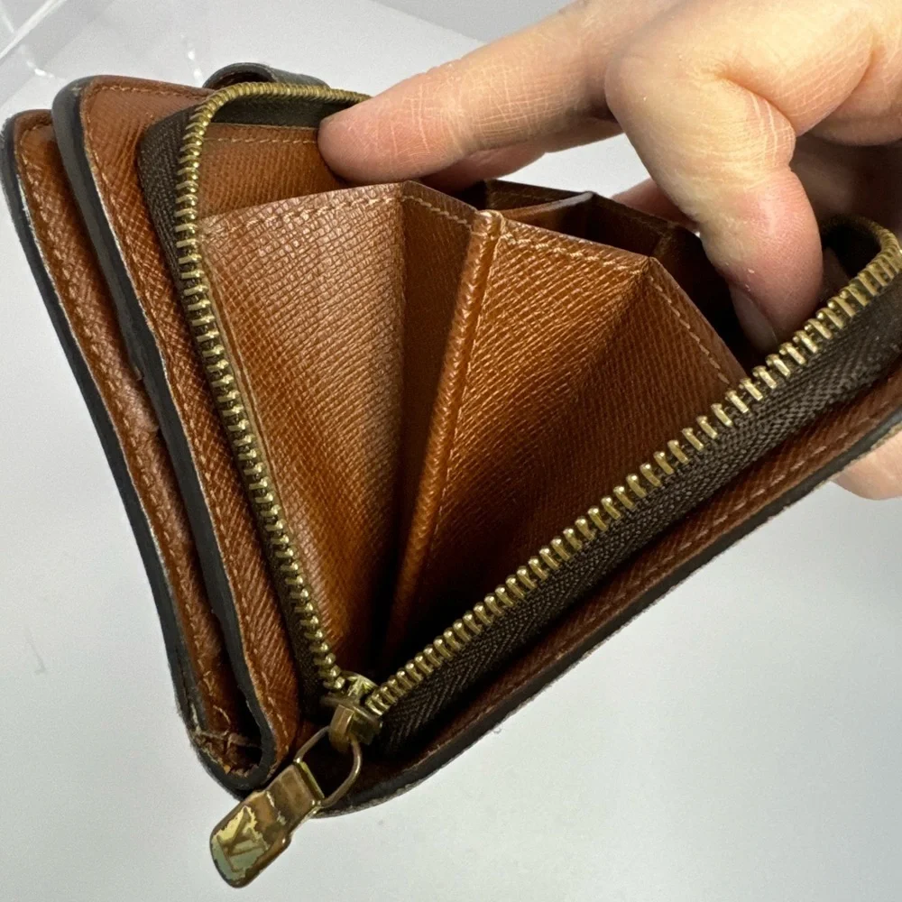 💖#138 Louis Vuitton Monogram Bifold Compact Wallet